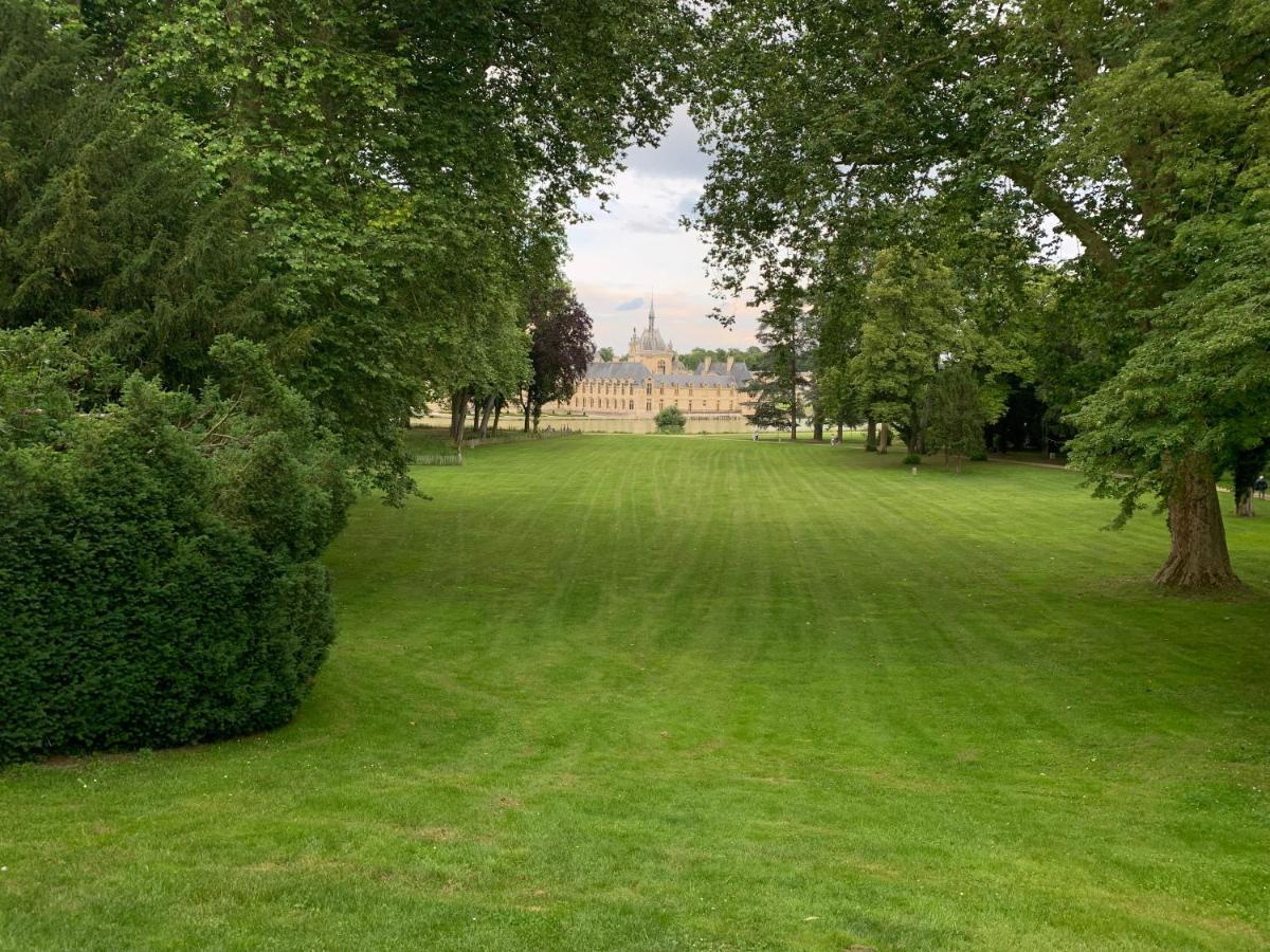 Le Logis Cantilien Lamorlaye-Chantilly Экстерьер фото